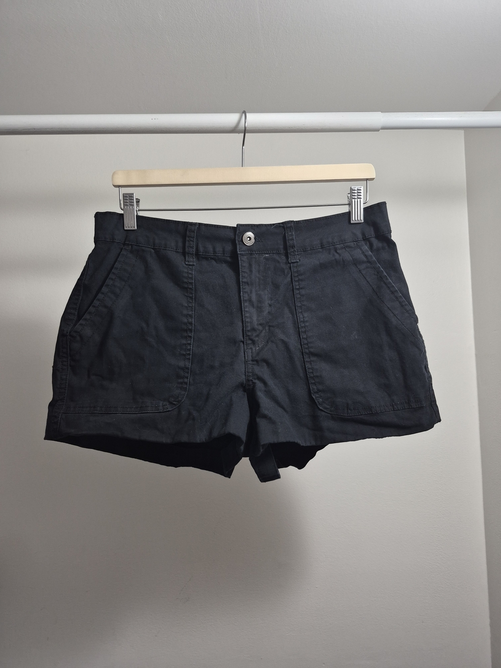 Women's Black Casual Pocket Bermuda Shorts